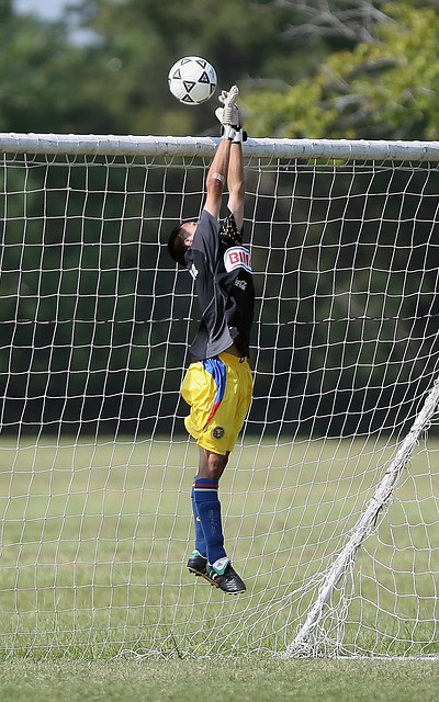 慢镜头：尤文与巴黎接近谈妥穆阿尼的续租，明夏4500万欧买断.