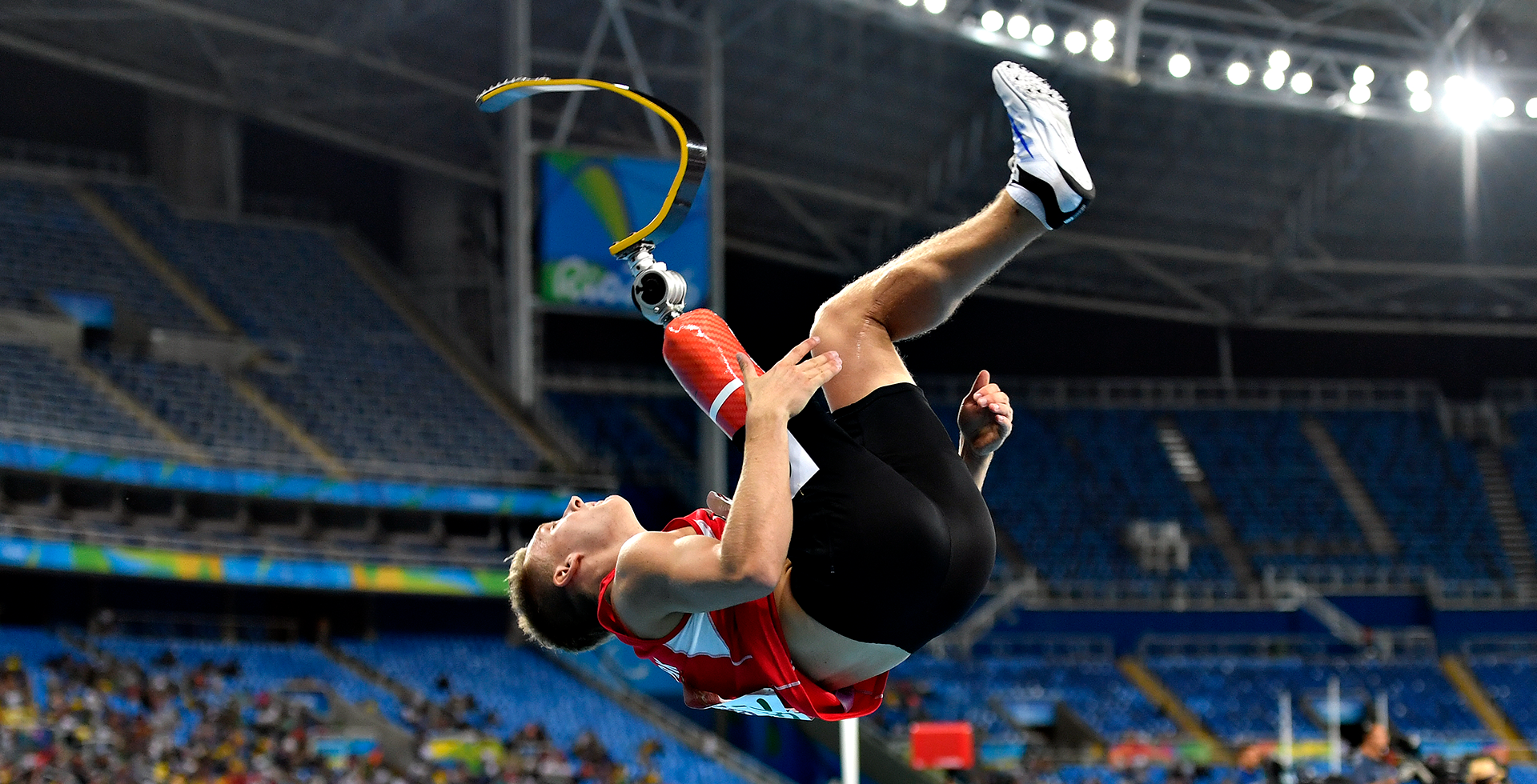 他在场上的 他在场上的